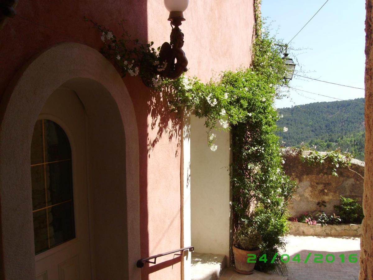 La Cle Des Songes Bed & Breakfast Claviers Exterior photo